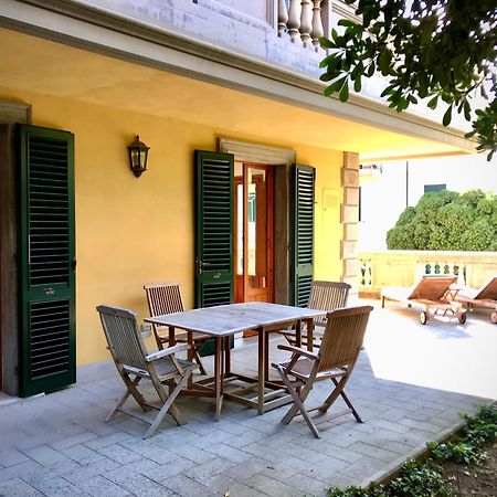 Appartamenti Fronte Mare Castiglioncello Rum bild