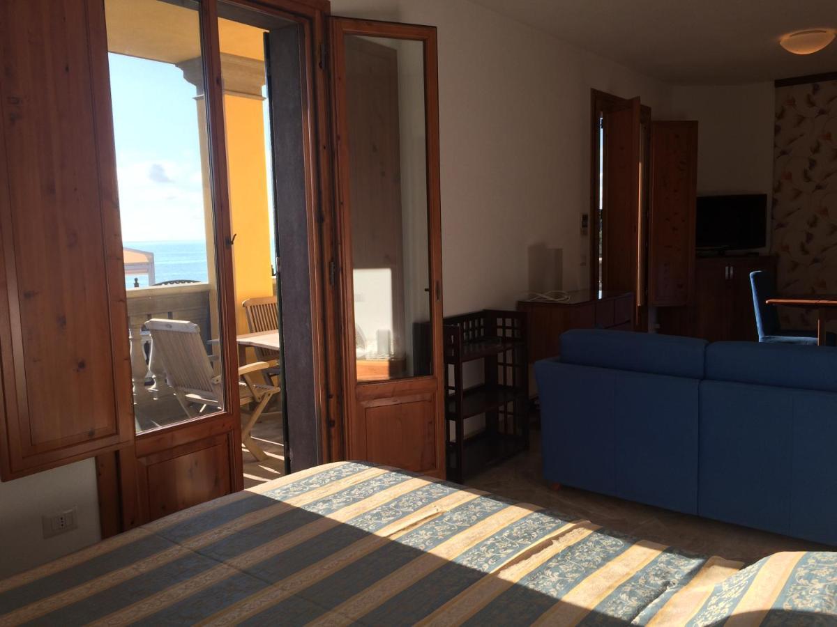 Appartamenti Fronte Mare Castiglioncello Exteriör bild