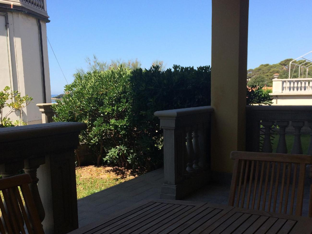 Appartamenti Fronte Mare Castiglioncello Rum bild
