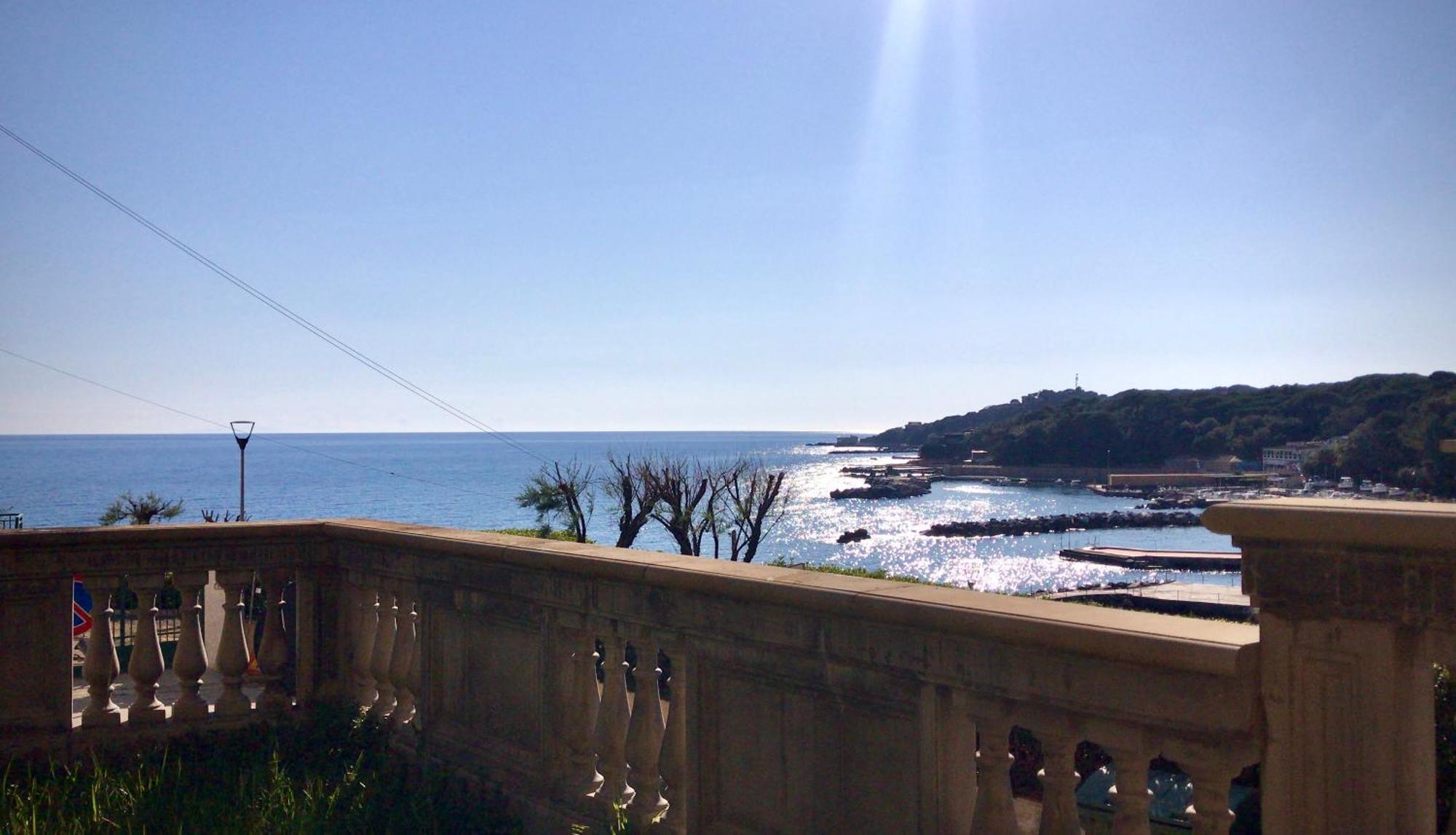 Appartamenti Fronte Mare Castiglioncello Rum bild