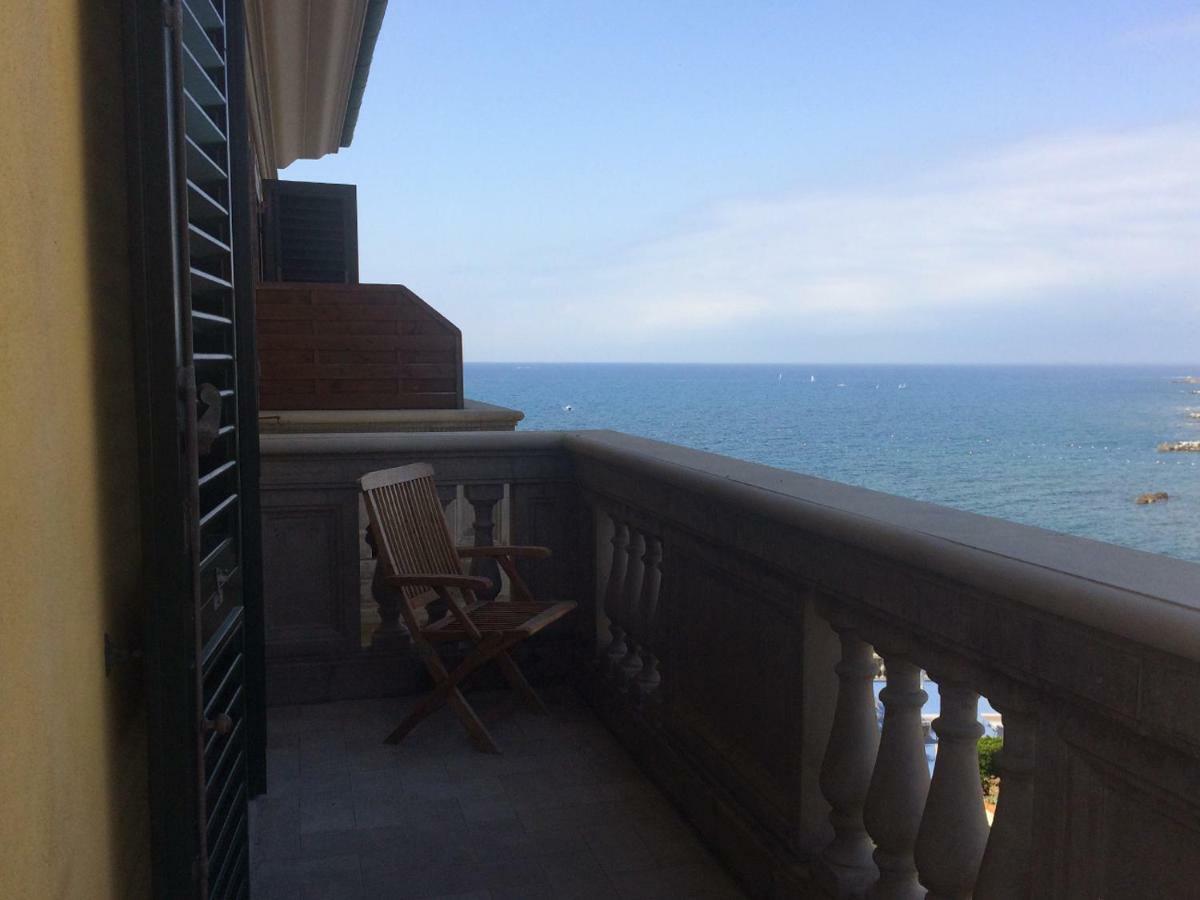 Appartamenti Fronte Mare Castiglioncello Exteriör bild